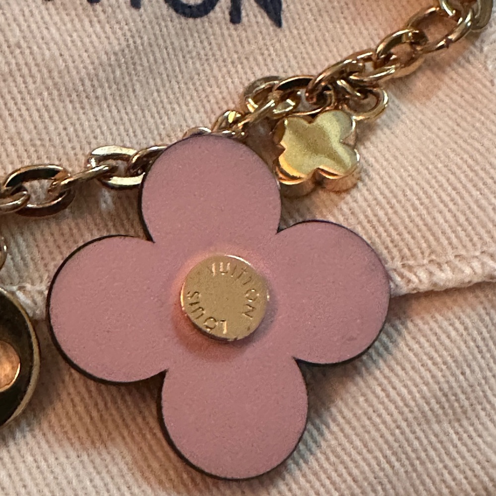 Louis Vuitton Blooming Flowers Chain Bag Charm - Picture 8 of 16